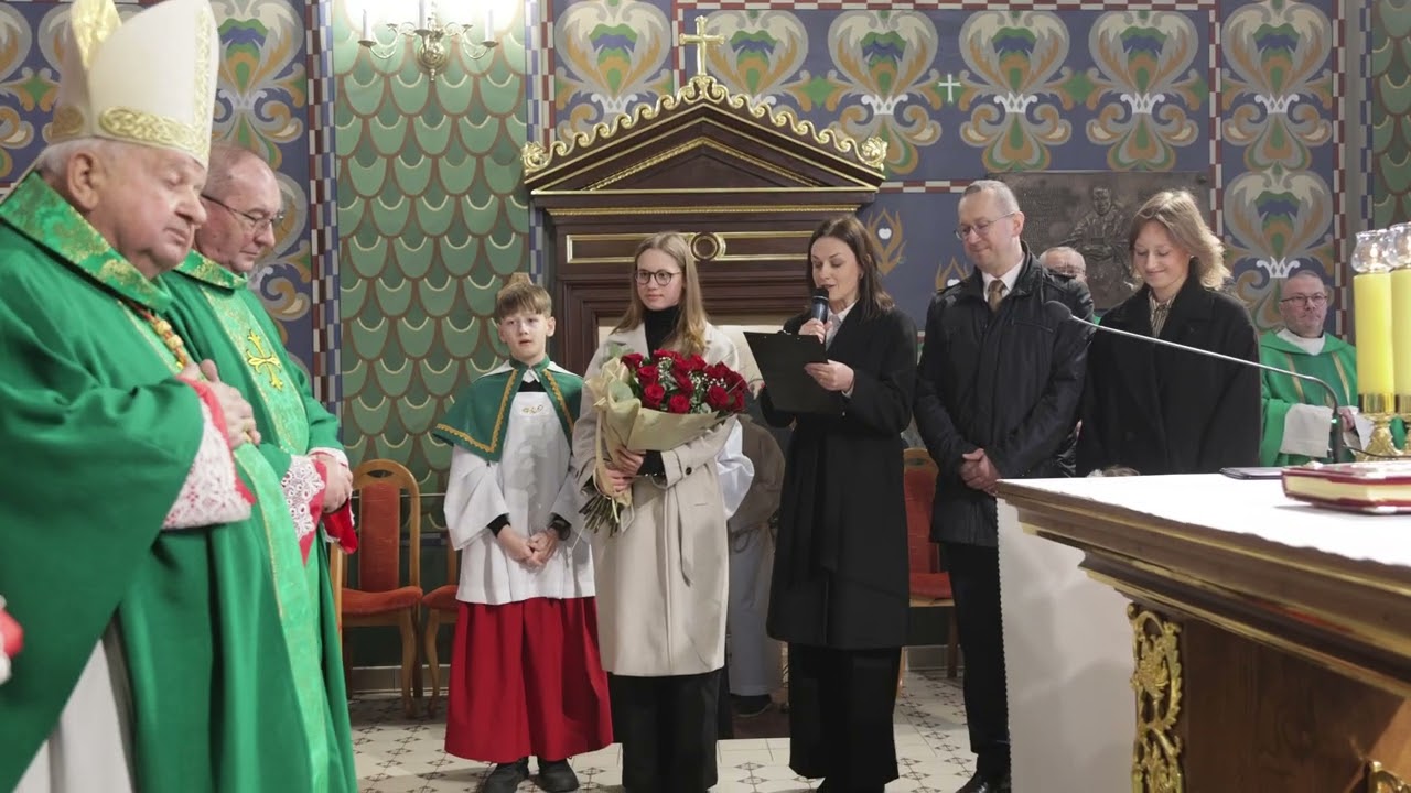 Szczucin. Przywitanie ks. kard Stanisława Dziwisza przez parafian.