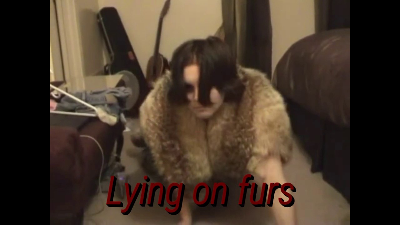 Sexy Woman in fur 36 (Lying on Fur)