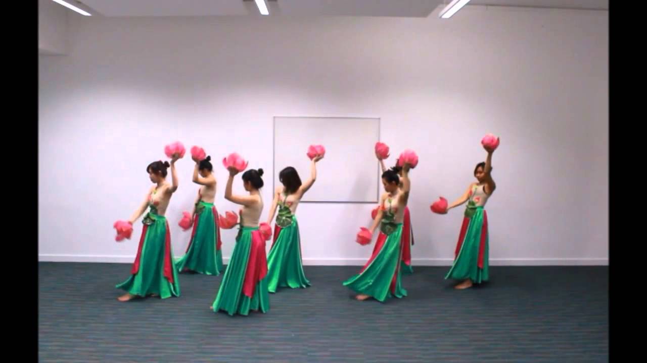 #85 - Vietsoc Bath - Mua Sen - Lotus Dance