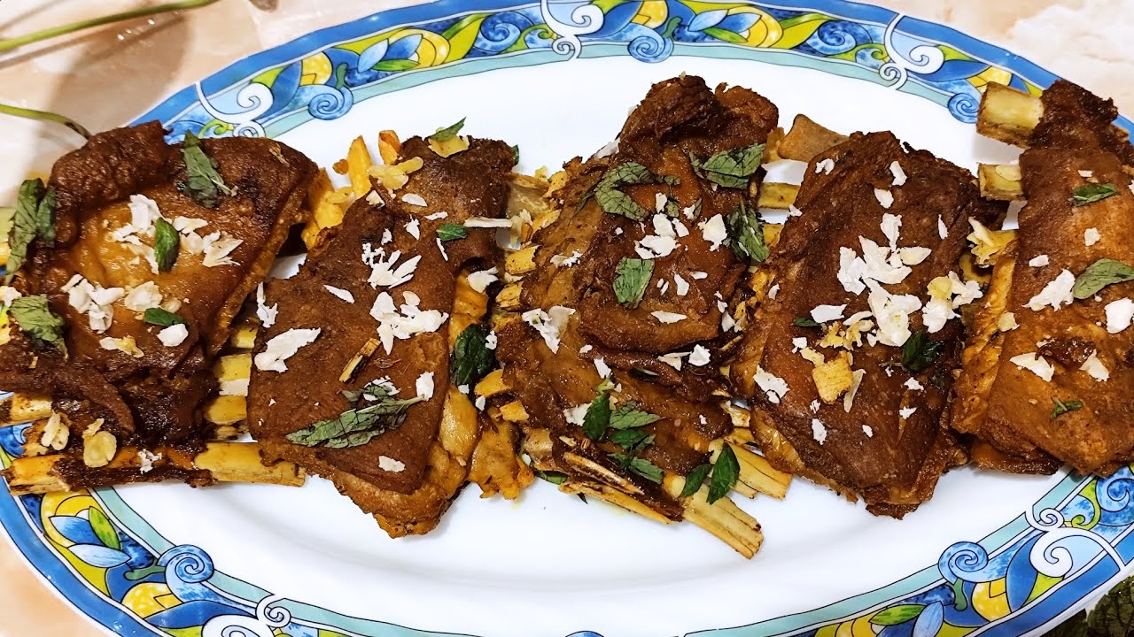Tabkh Maaz:  Mutton Ribs fried with perfection...!