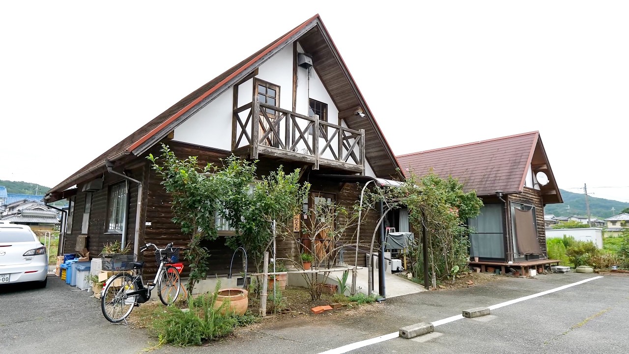 All Menu Over 2.2 Pounds! Customers Rush to Countryside Huge Portion Cafe for $7