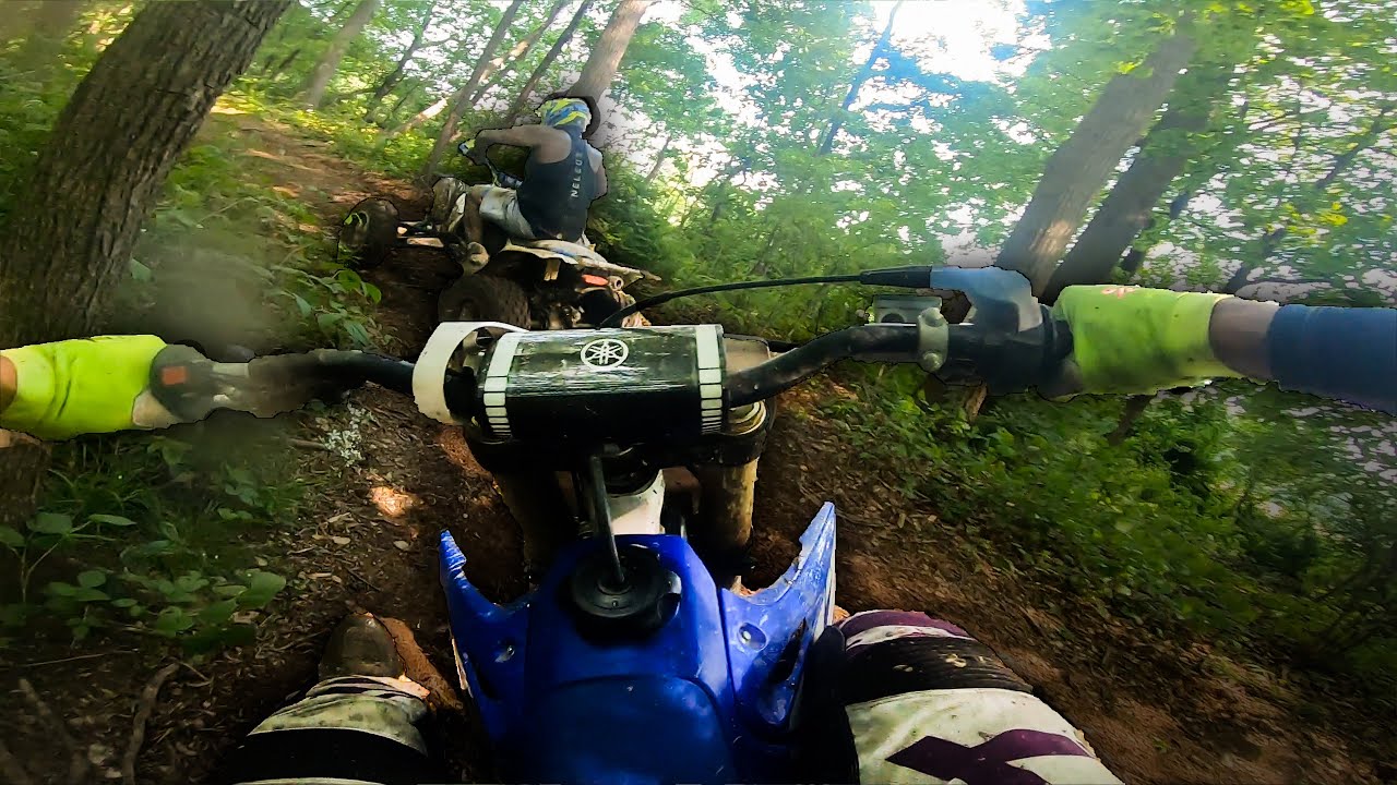 YZ125 рвется в лес