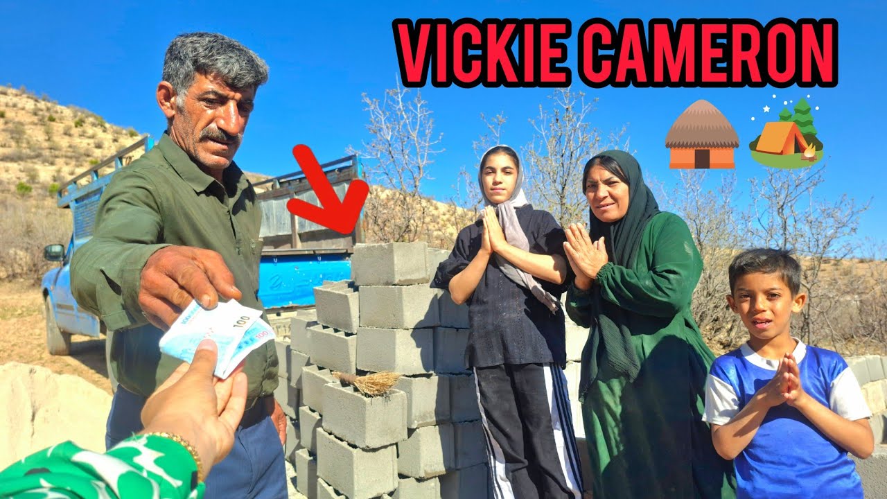 Бездомная мама начала строить дом своей мечты | Привезли первые блоки