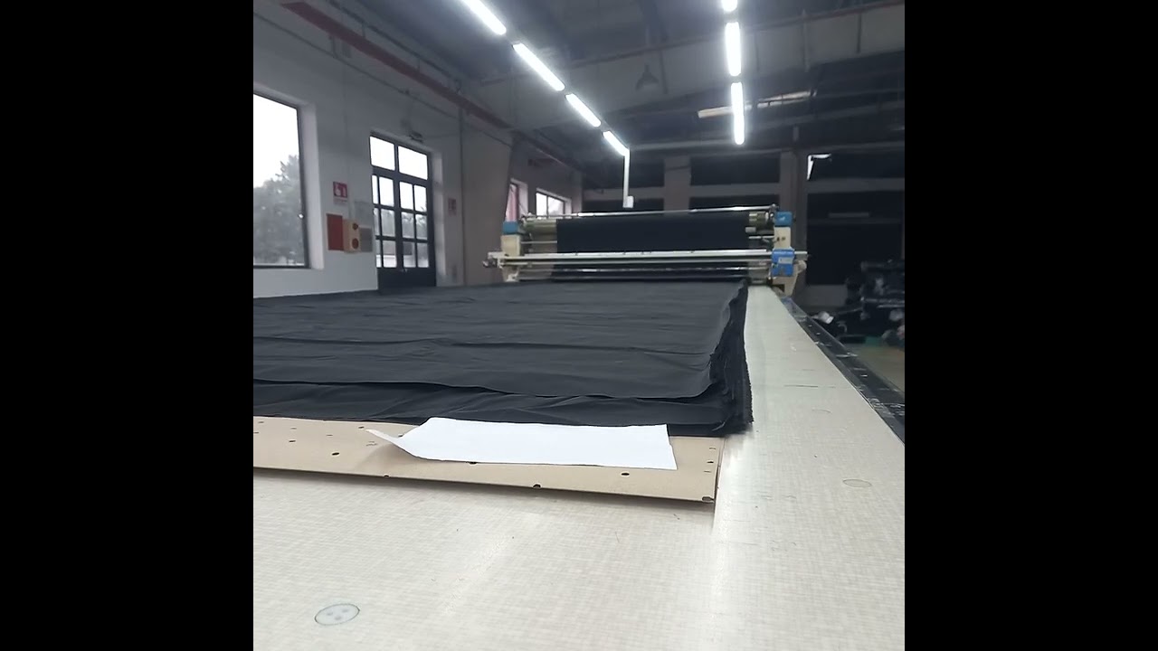 Thiếu trong cuộn VP7569 màu black