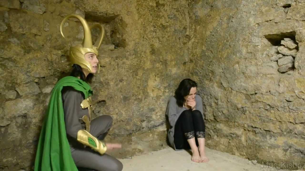 Loki Cosplay (Marvel) Christmas Special - Door #3 - Prison - what fangirls wanted
