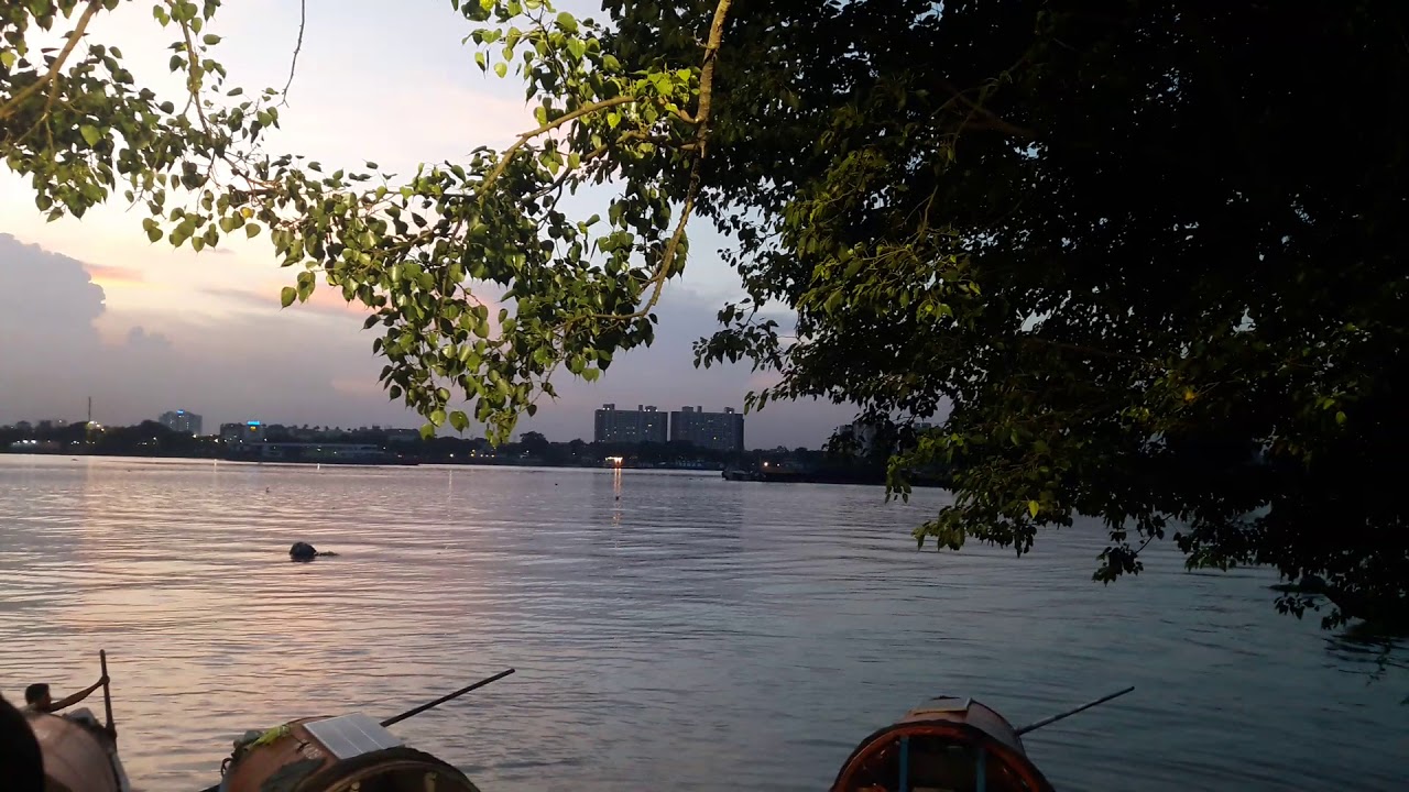 |Sunset at Princep Ghat, Kolkata, India|
