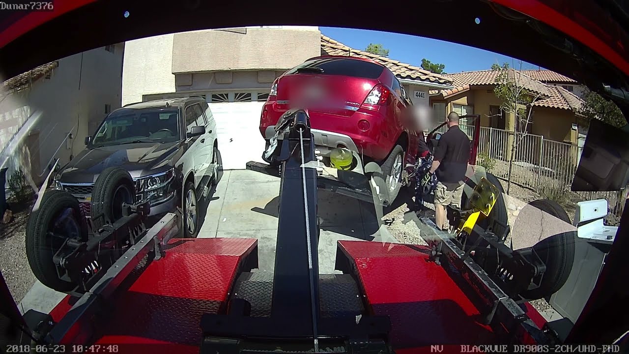Car Repo .......guy goes crazy !!!