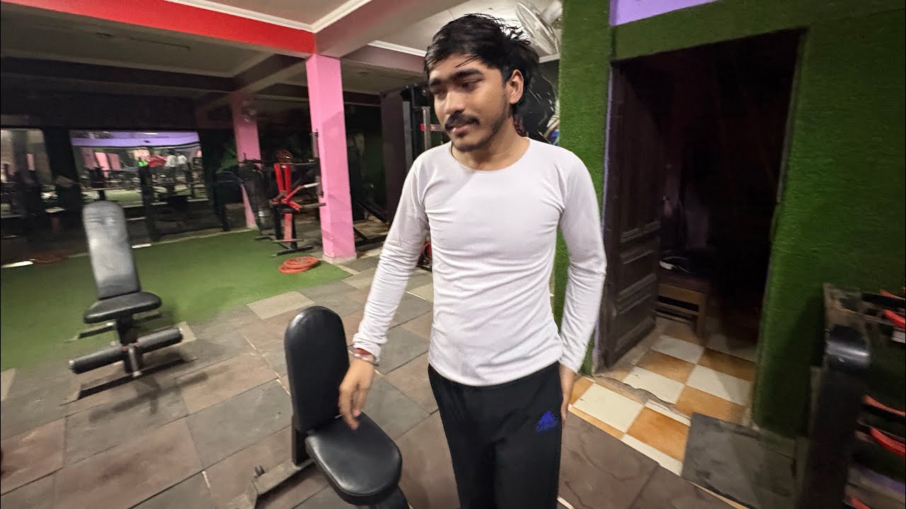 Hard workout in tha gym first time new boy 😳 #vlogger #vlogging #vlog #viral #vtuber 