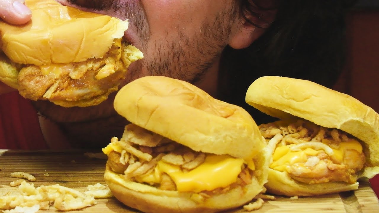 ASMR BROKE BOY SPICY CHICKEN SANDWICH 먹방