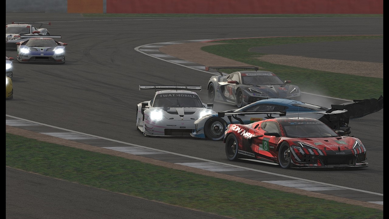 Porsche RSR GTE @ Silverstone | iRacing