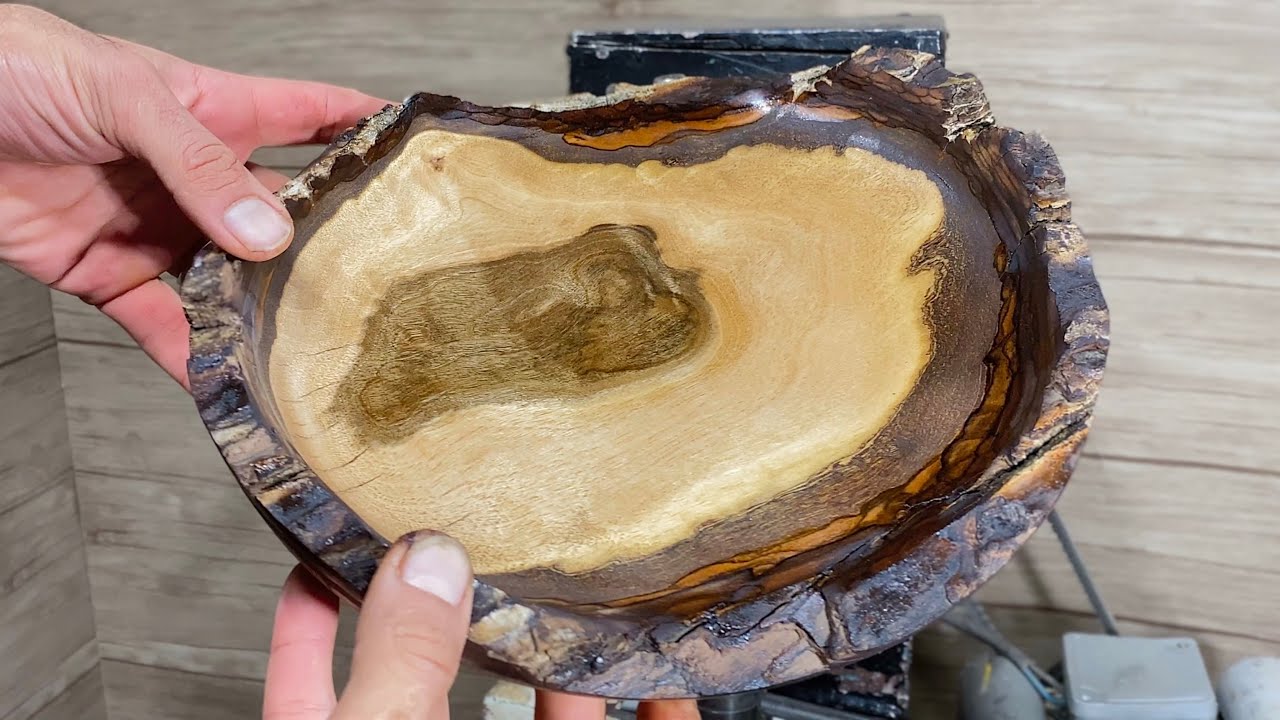 Rustic Woodturning: How to Make a Live Edge Bowl 