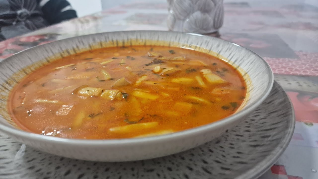 Ciorbă de Fasole Galbenă de la Bunica – Rețetă de Casă Simplă și Gustoasă