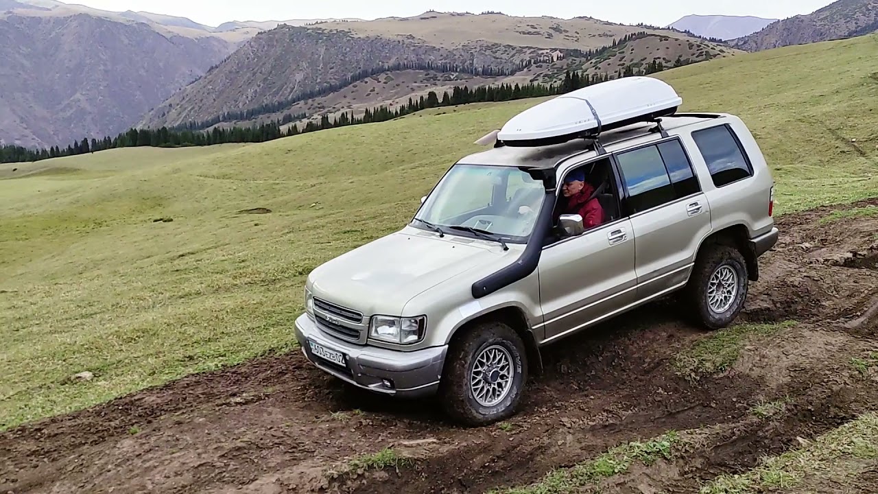Исузу Трупер в северном Тянь-Шане. Isuzu Trooper in the northern Tien Shan.