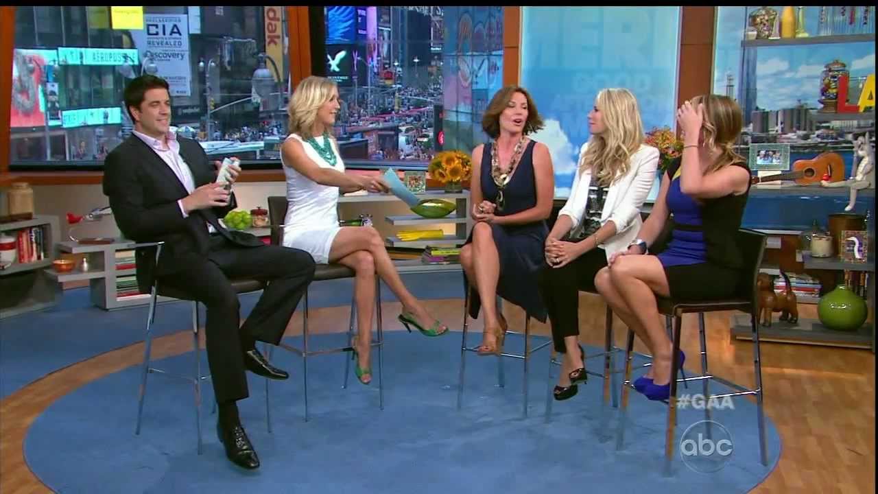 Lara Spencer - very leggy - GMA afternoon