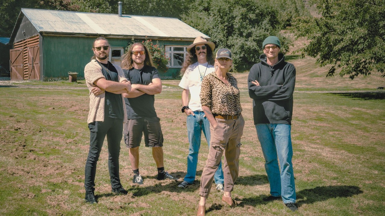 BIG SKY SESSIONS | AVRIL AND THE RAW DOGS