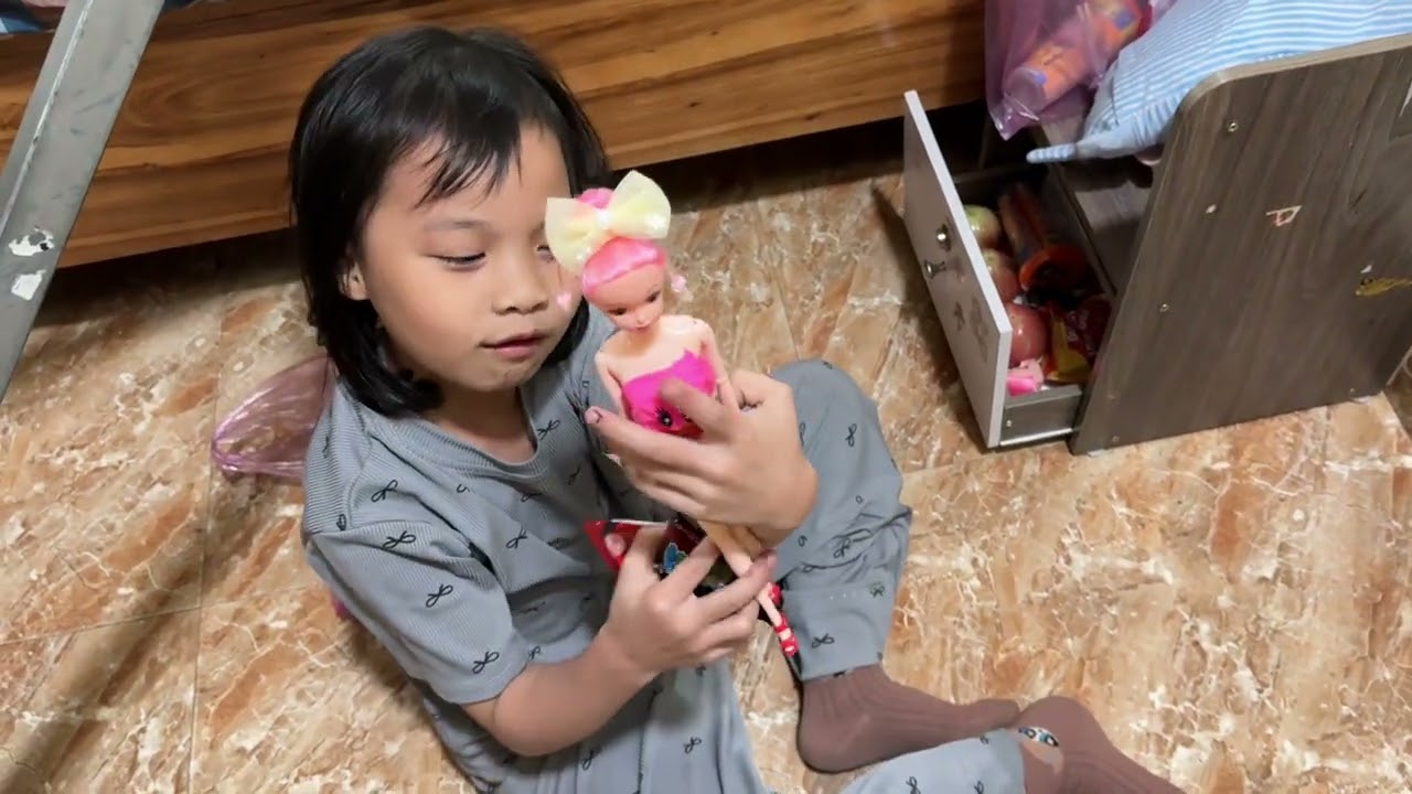 Chú Anh Còi Cháy Ví Vì Thối Khắm Mua Sập Quán Tạp Hoá