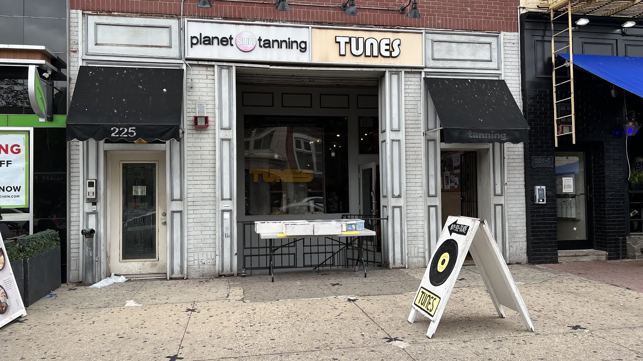 Tunes - An Old School Record Store Experience