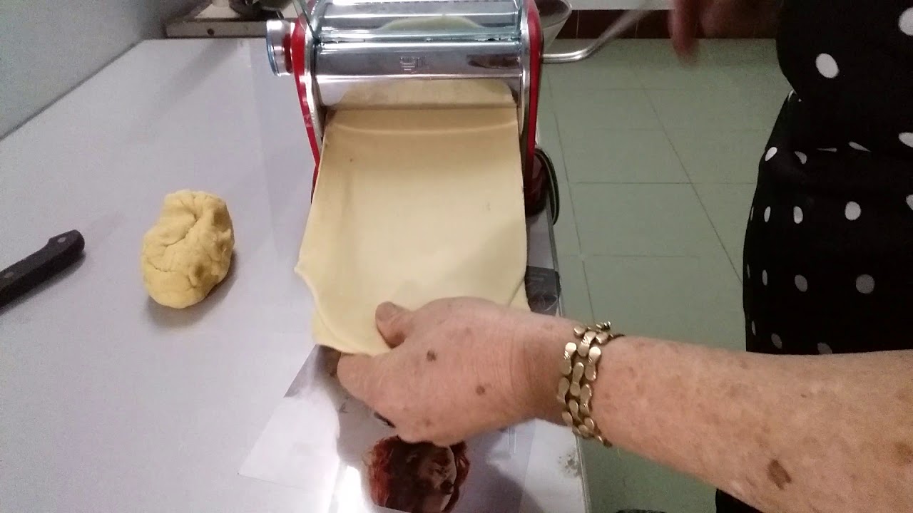 LÀM MÌ TƯƠI BẰNG MÁY QUAY TAY CỰC NHANH VÀ ĐƠN GIẢN. HỒNG LỰU