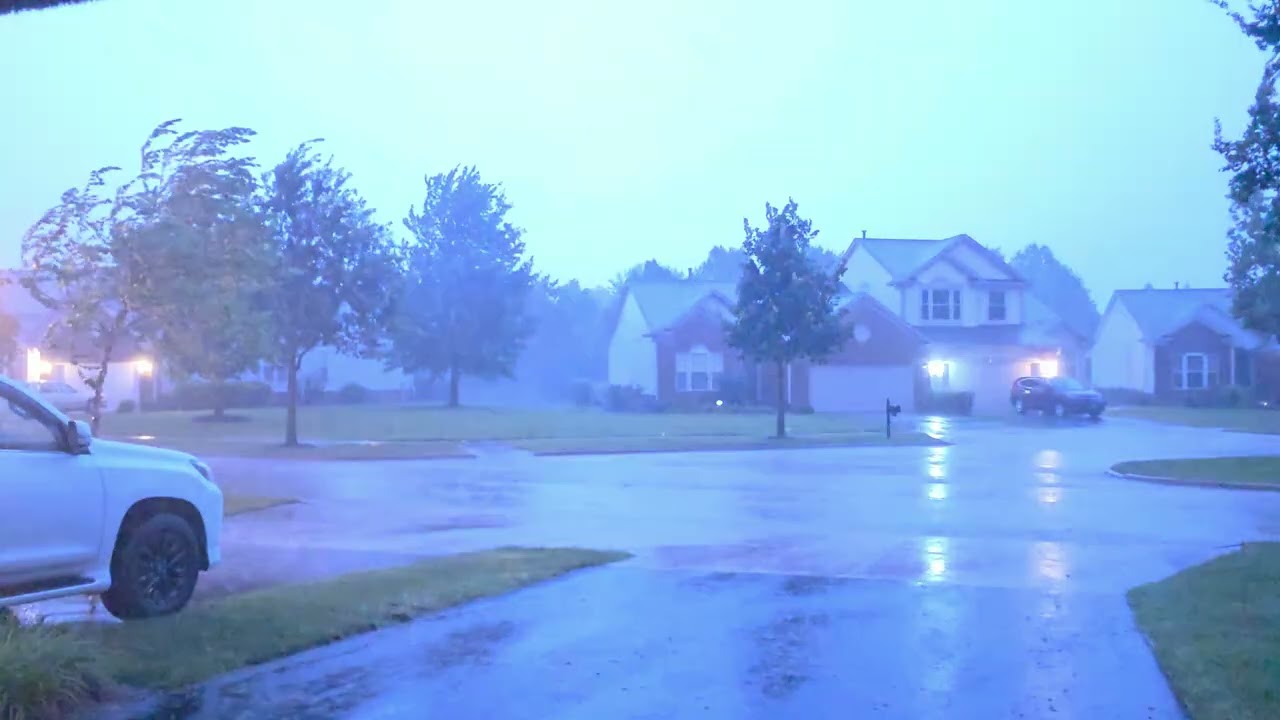 Severe thunderstorm with STRONG winds 8/17/25