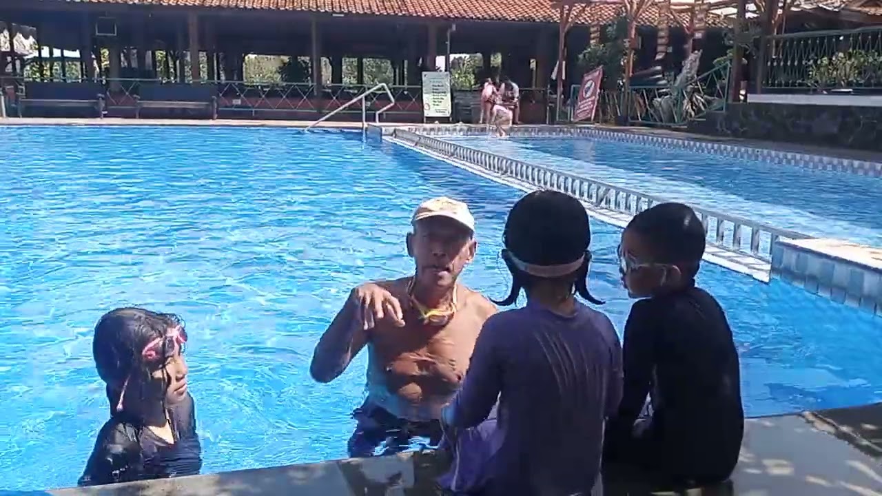 Pull your skirt donw and cover your knees 01032026