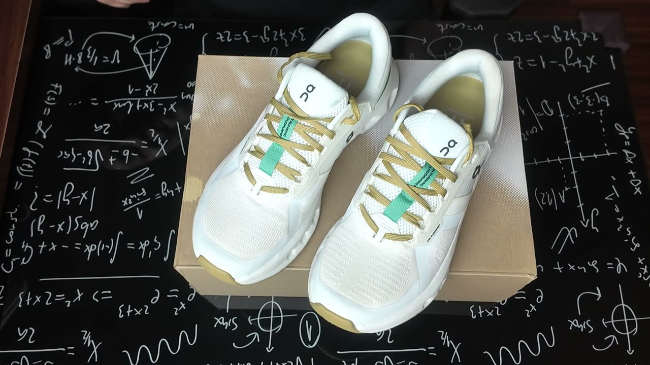 On Cloudrunner 2 Undyed/Green