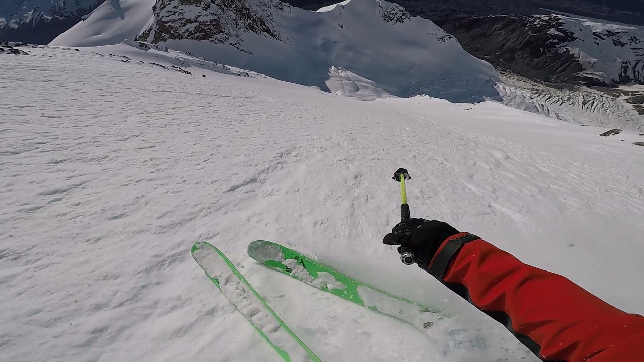 Skiing the mini Caroline aka baby caroline (from the E ridge) on Aoraki / Mt Cook