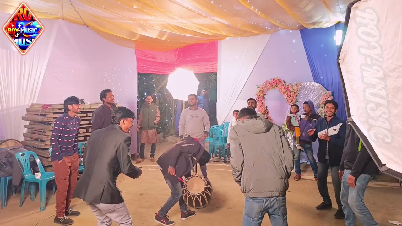 ✍️ আম ধরে ঝোপা ঝোপা, তেতুল ধরে বাঁকা, দেশের বন্ধু বিদেশ গেলে, আর নি হবে দেখা বন্ধু, বাজাইও না রে।❤️