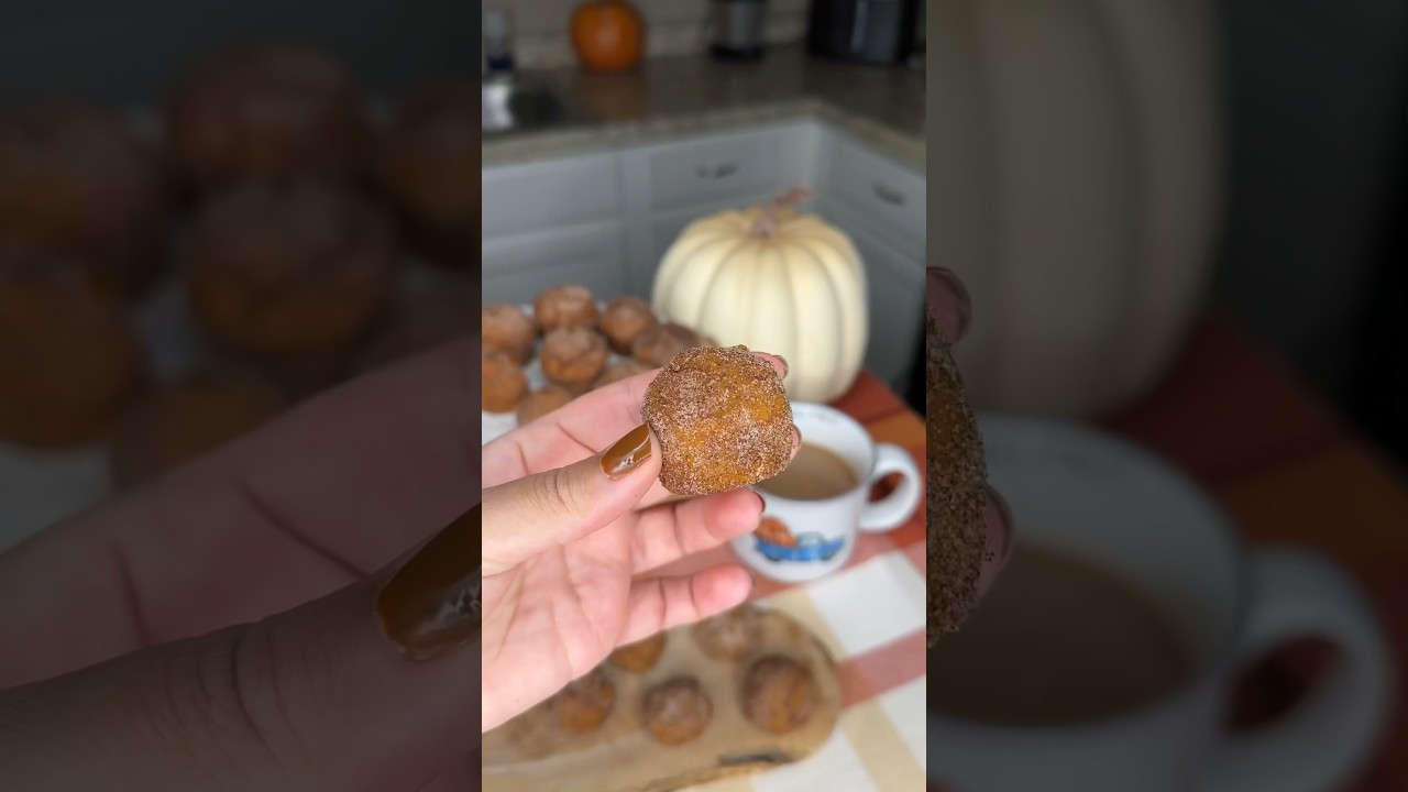 Pumpkin Donut Holes! #fallrecipes #pumpkins