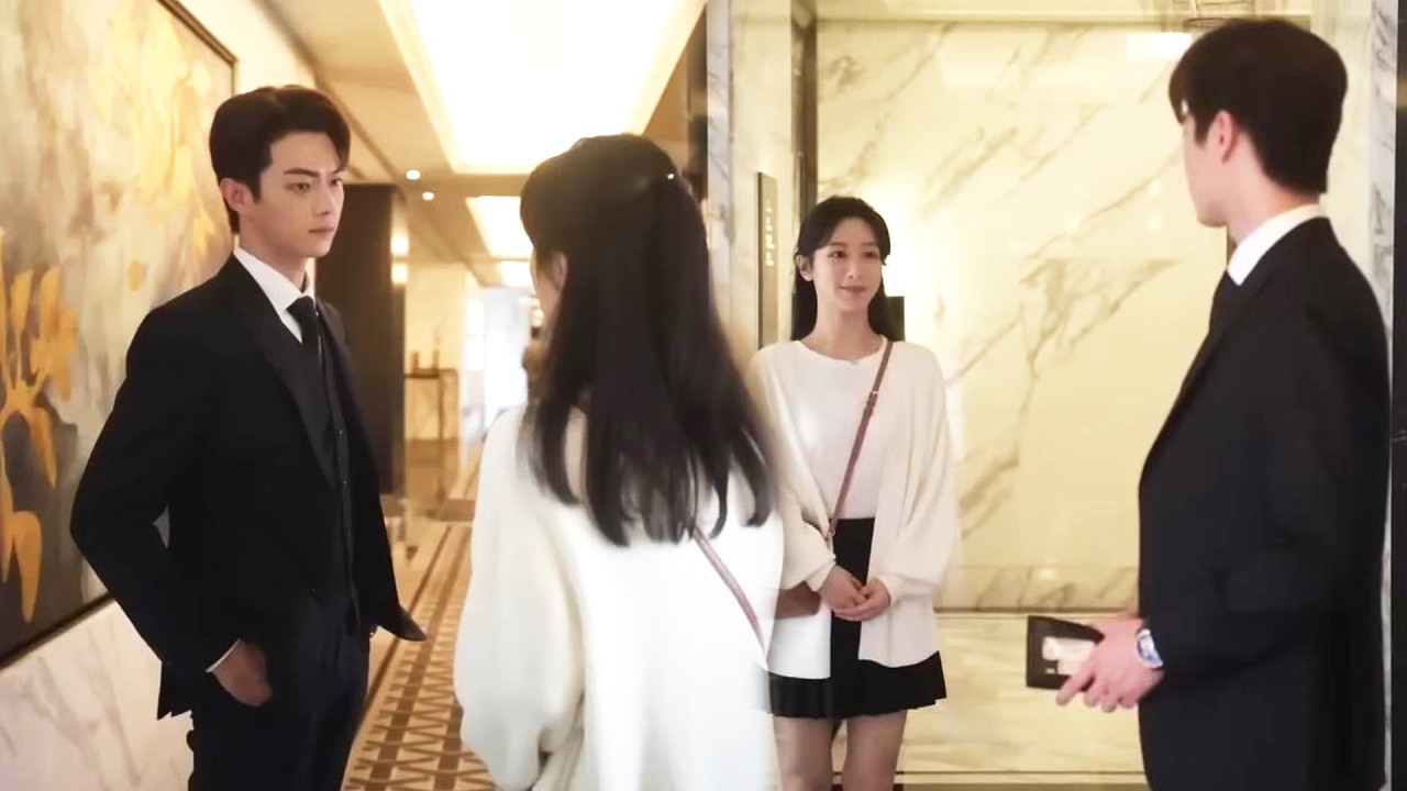 冷酷總裁暗訪酒店，小員工1個舉動吸引他的注意，愛情開始！💕Chinese Television Dramas