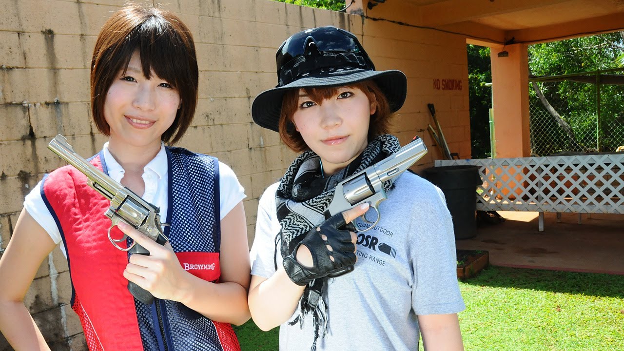 相原みぃ vs 上矢ゆい GOSRで射撃対決!! グアム実弾射撃2012