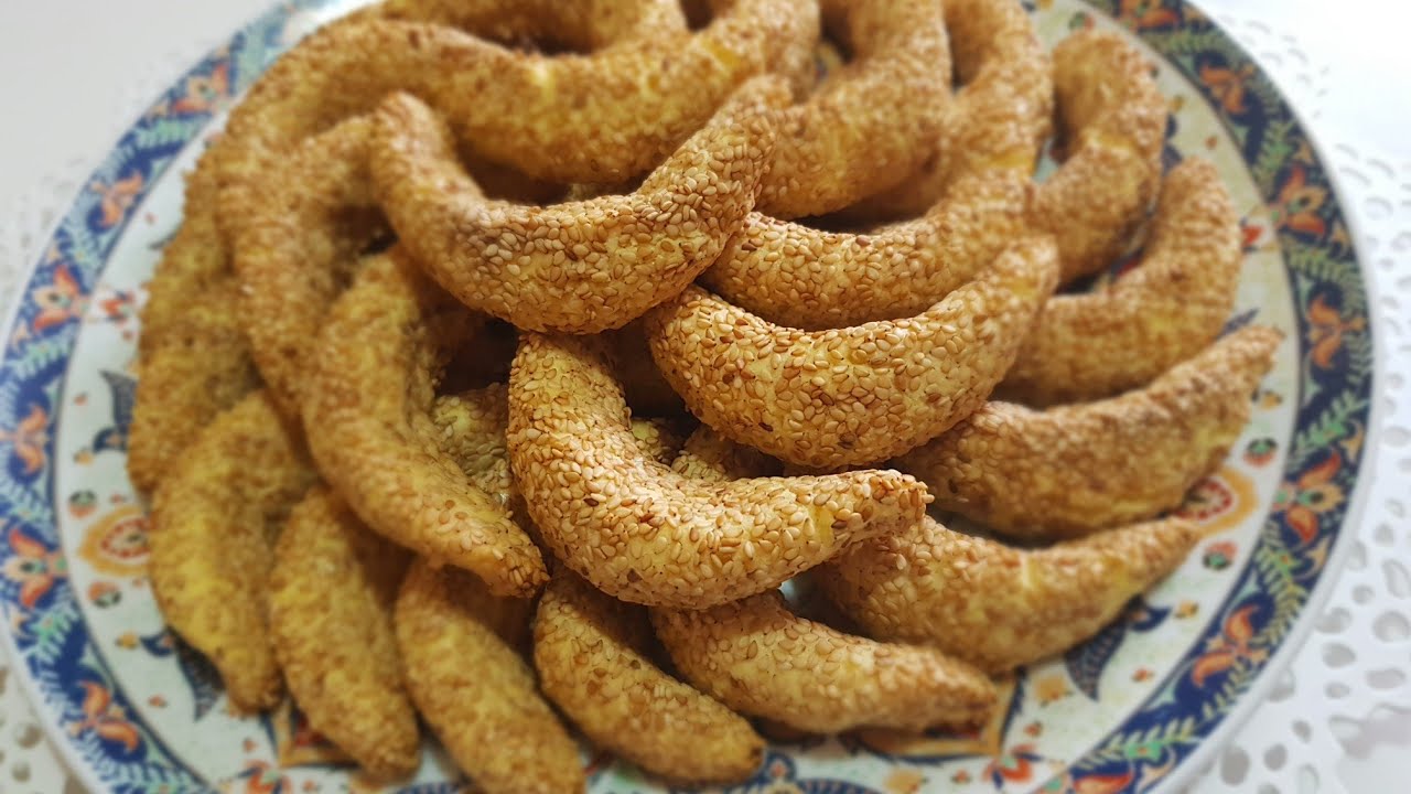 #حلويات_مغربية#  حلوة بالزنجلان ببيضة واحدة كتجي لذيذة و هشيشة كذوب في الفم و اقتصادية👌😋