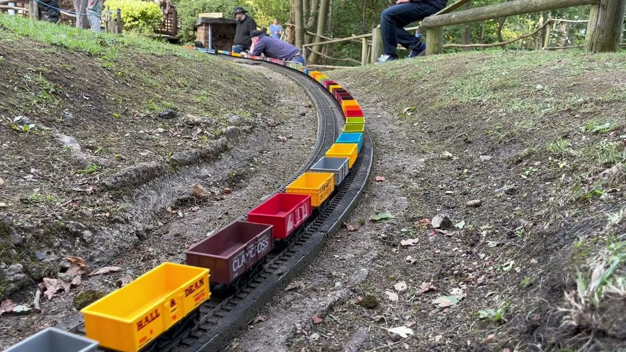 200 wagon O gauge train, at Brambleton Model Railway Club. 6th September 2025.