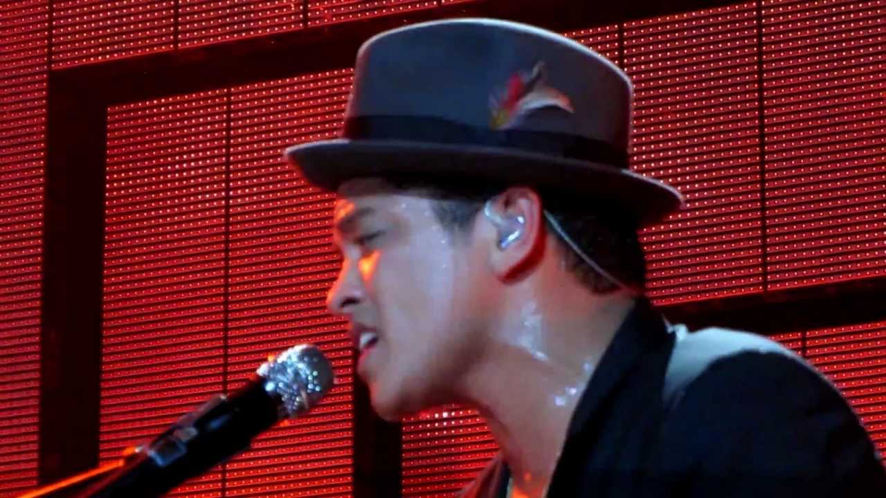Bruno Mars - It Will Rain - Live HD Concert London