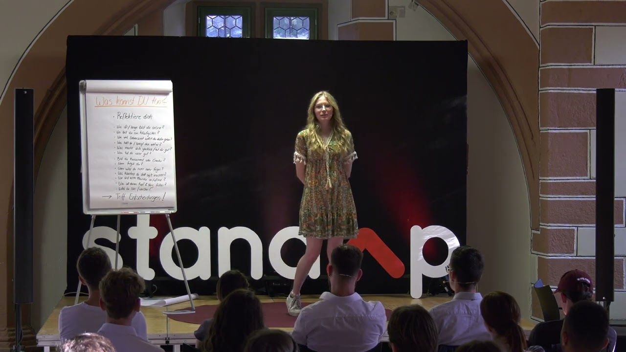 Ist Social Media noch sozial? | Melina Godina - standup Event
