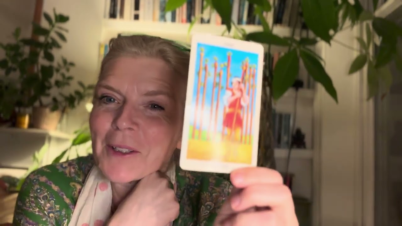 COLLECTIVE TAROT - 🌙SETTING YOUR INTENTIONS FOR  NEW MOON HOW TO CLEARLY CONNECT TO YOUR DEEP WISH🌙🦄