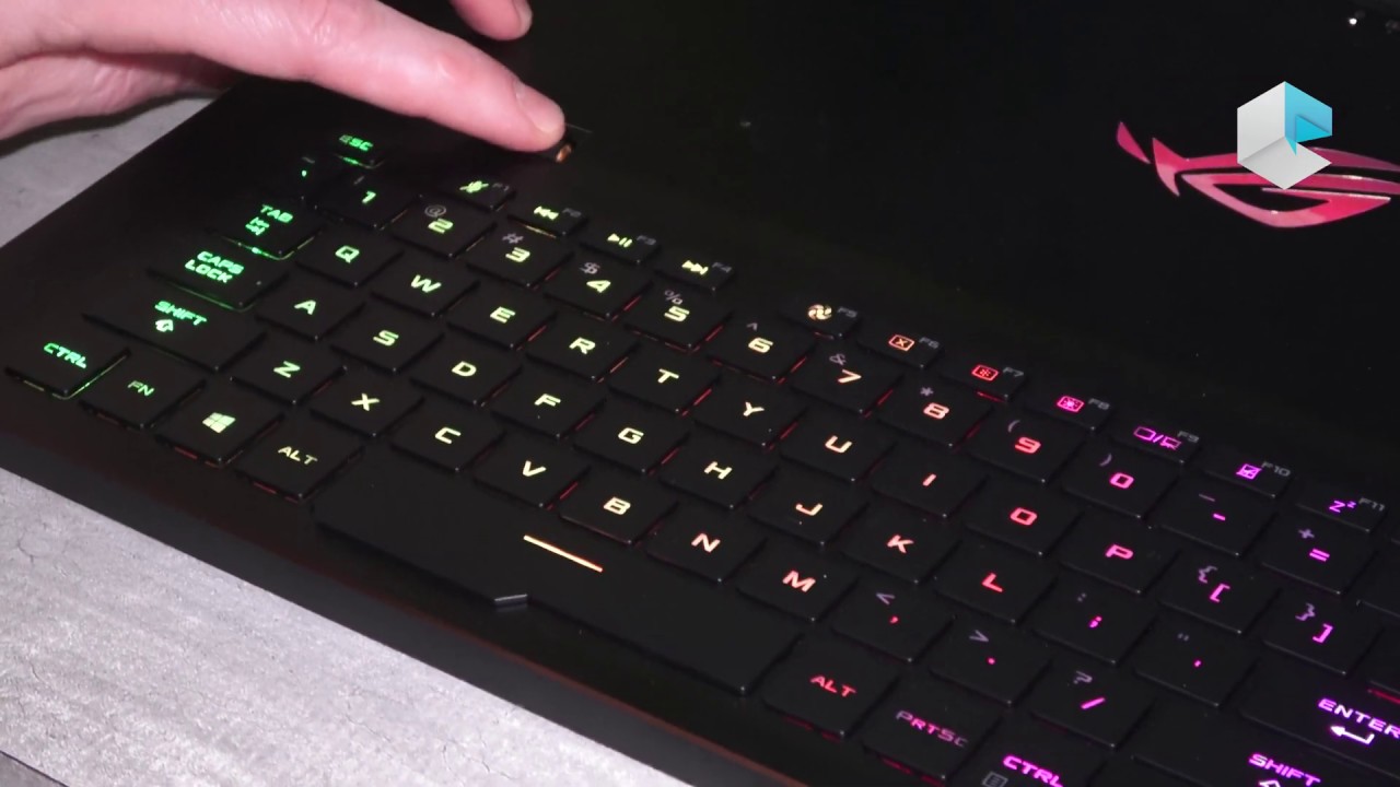 ASUS Zephyrus S (GX701) gaming notebook 17.3 inch in 18.7 mm