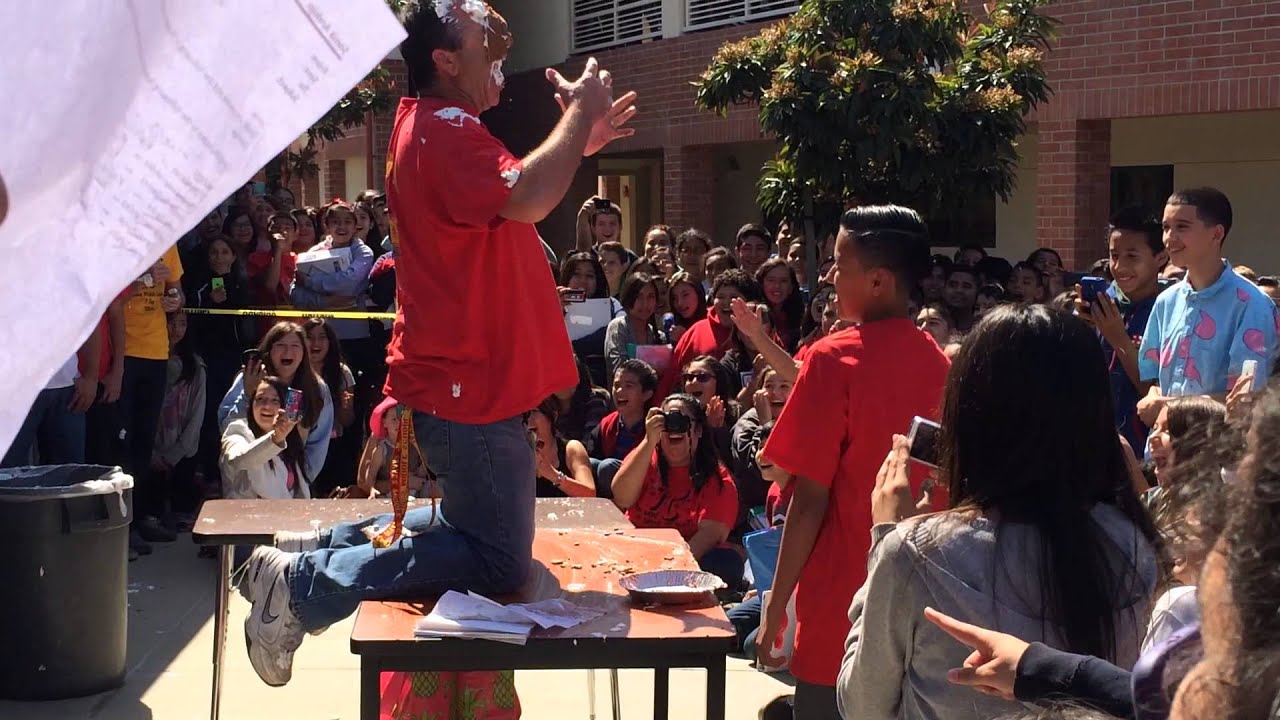 2014 Graves Middle School Pi Day! Mr. Kearney