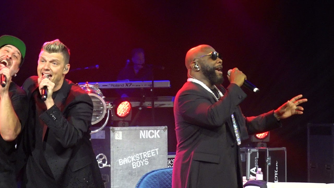 Boyz II Men singing 