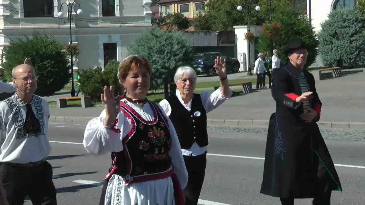 2025 Sachsentreffen in Zeiden Aufmarsch und Tanzgruppen