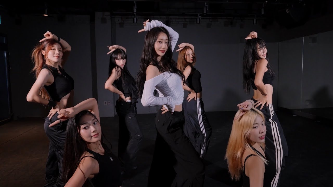 경리(Gyeongree) - Cherry | Performance Video