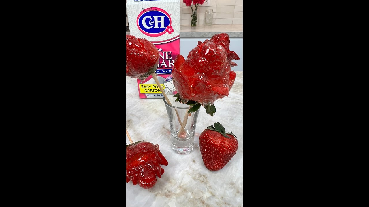 Клубничная конфетная роза