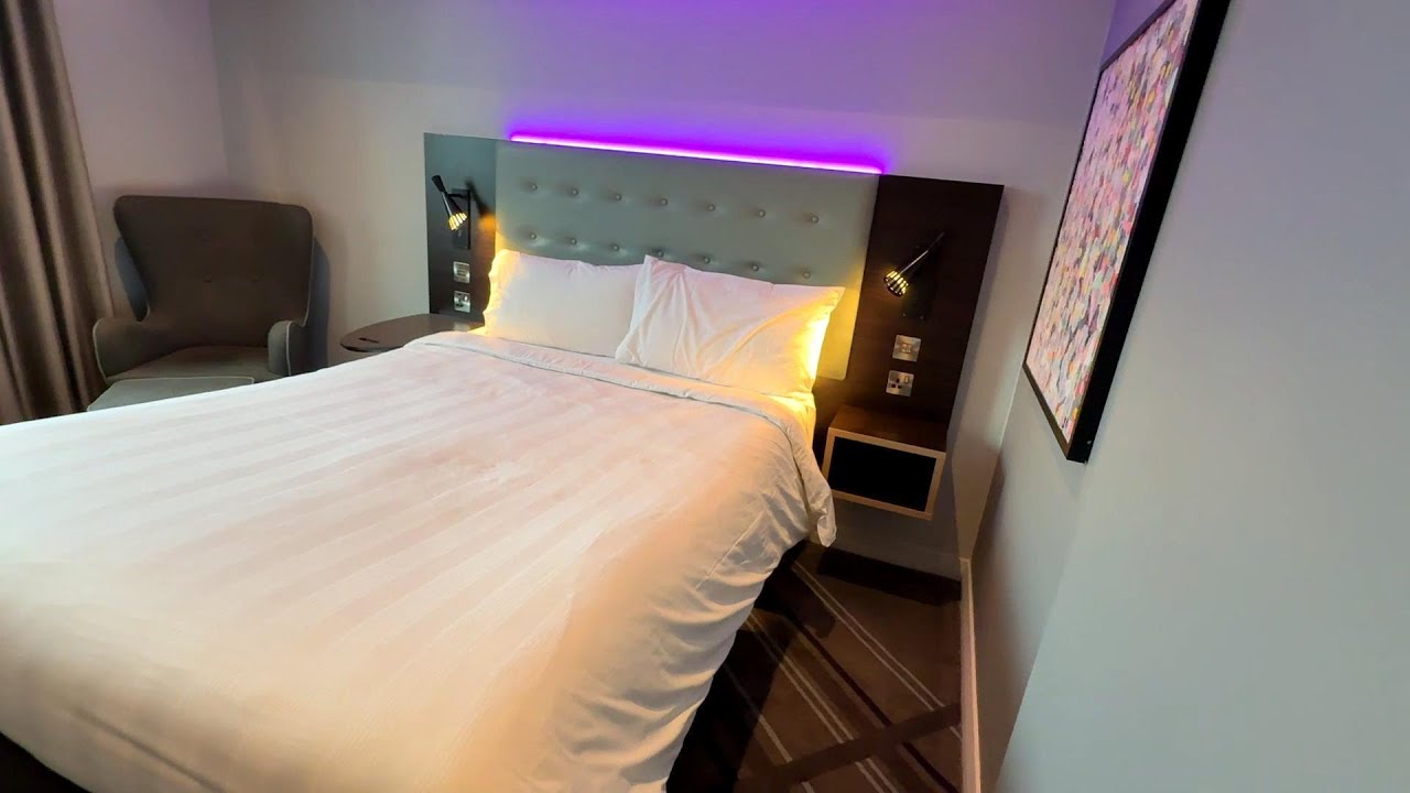 Premier Plus Double hotel room tour | Premier Inn | Manchester City Piccadilly