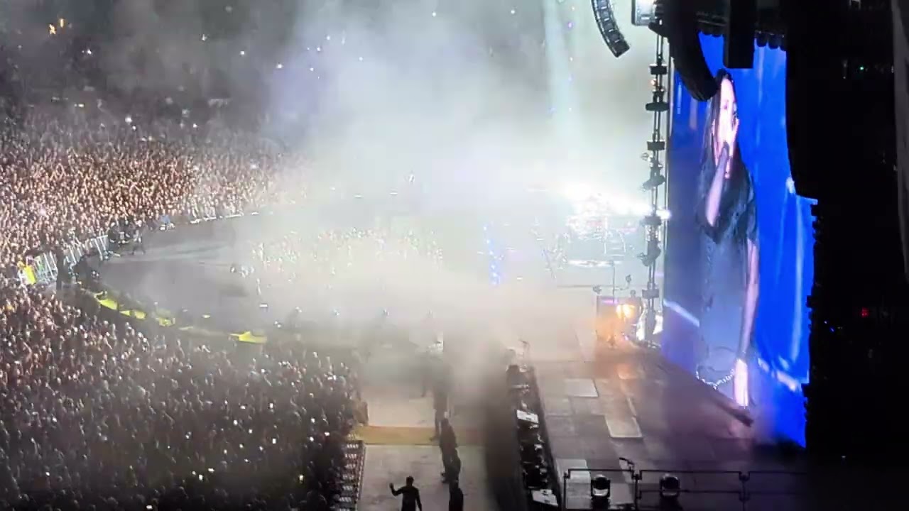 Evanescence - Bring Me To Life live @ Metallica M72 World Tour Melbourne 🇦🇺 8/11/25