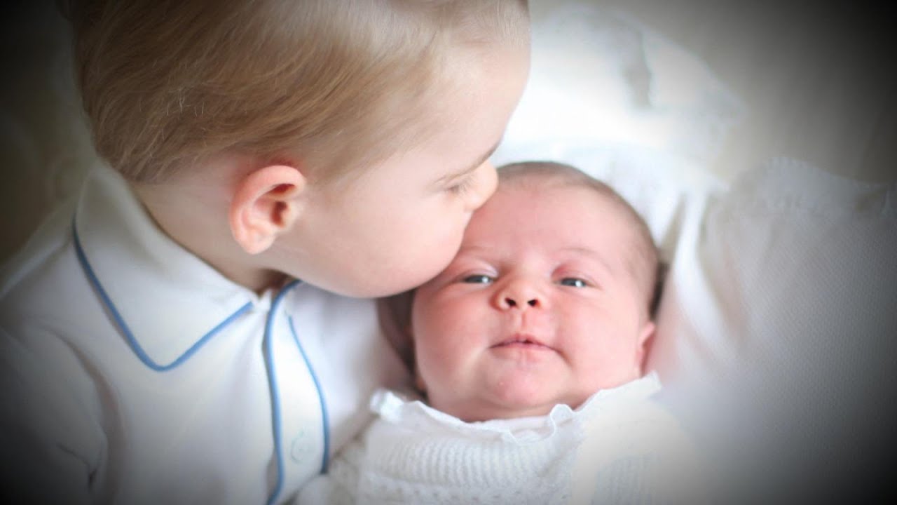 Prince George, Princess Charlotte Shown Together for the 1st Time | Good Morning America | ABC News