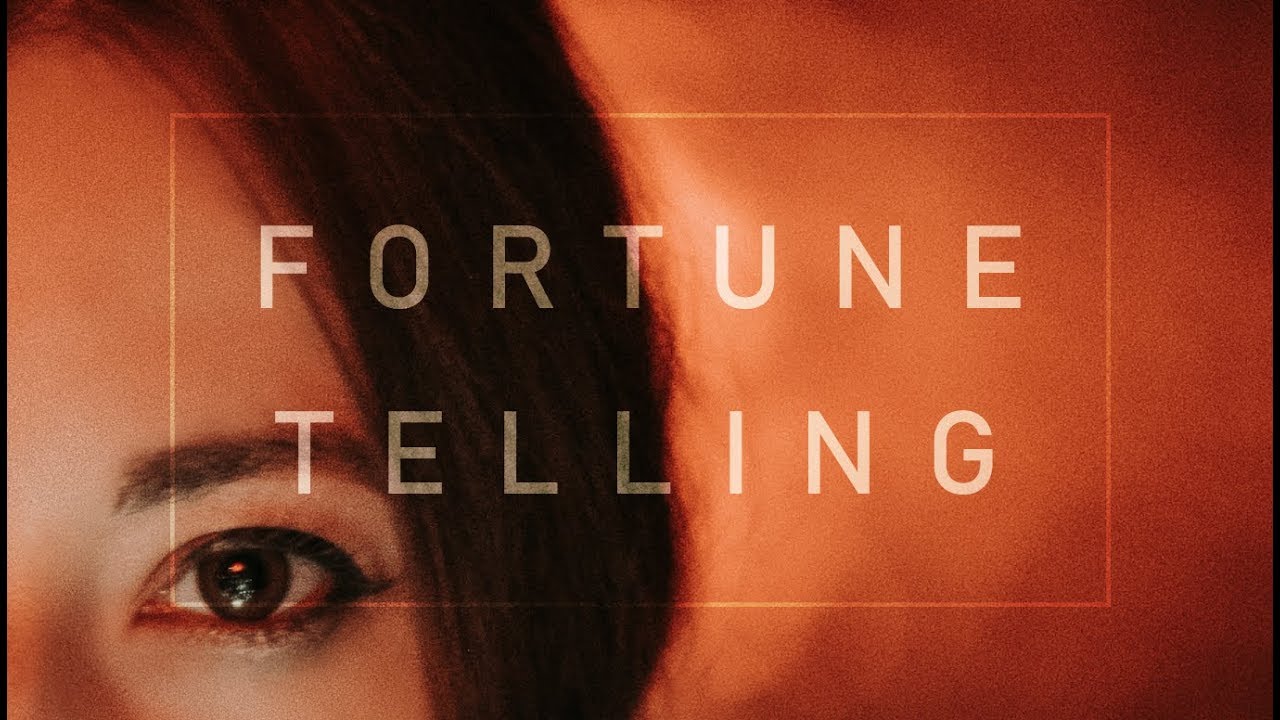 🔮Fortune Reading in a Taoist Temple - Taiwan Vlog Part 4 🇹🇼
