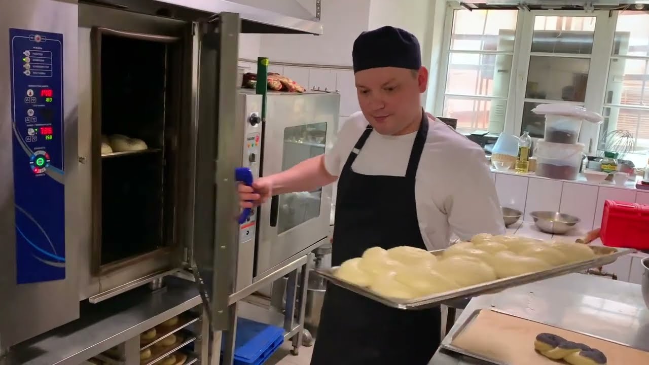 Как печь халы? Видео из ресторана &laquo;Лехаим&raquo;