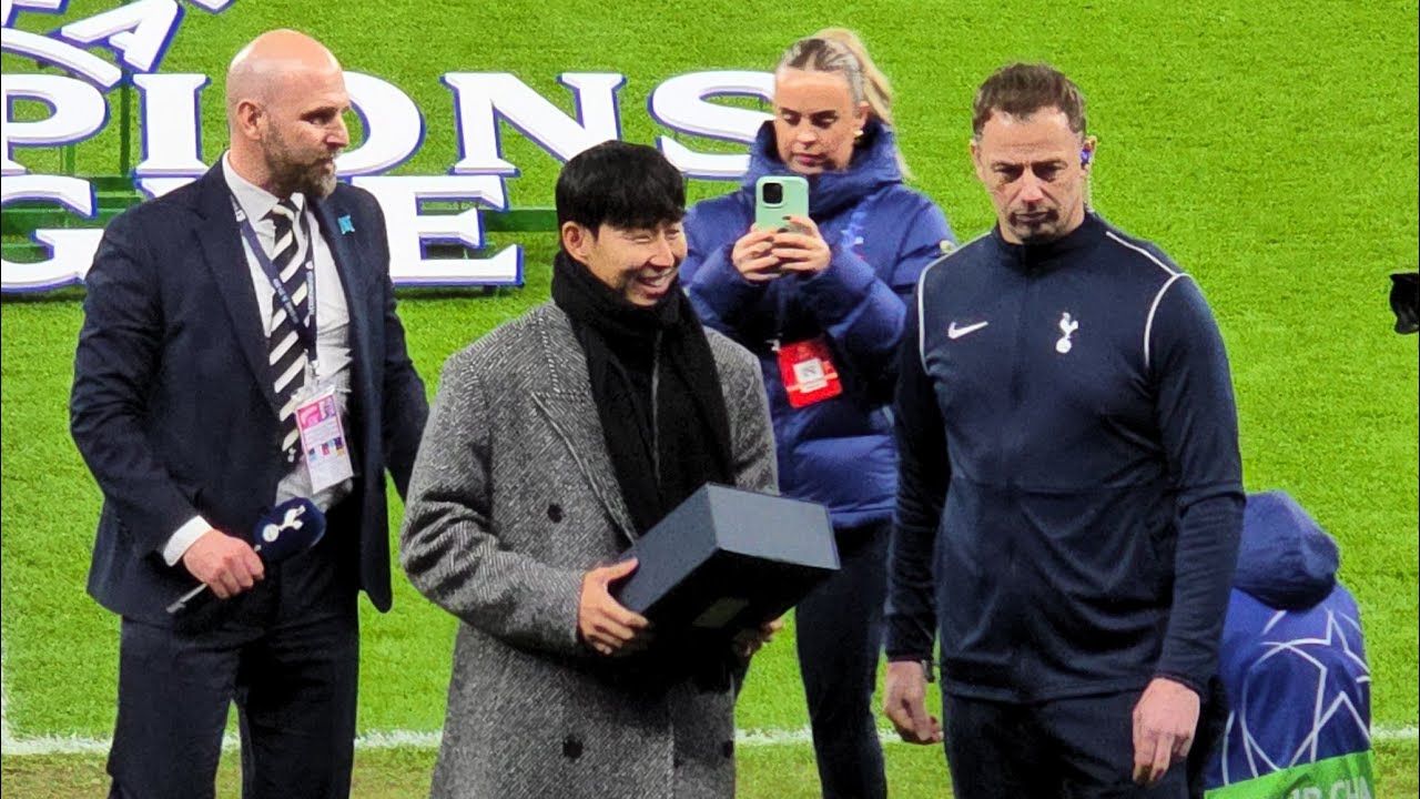 손흥민 HEUNG-MIN SON SAYS GOODBYE TO THE SPURS FANS: Pre-Match: Tottenham Hotspur v Slavia Prague