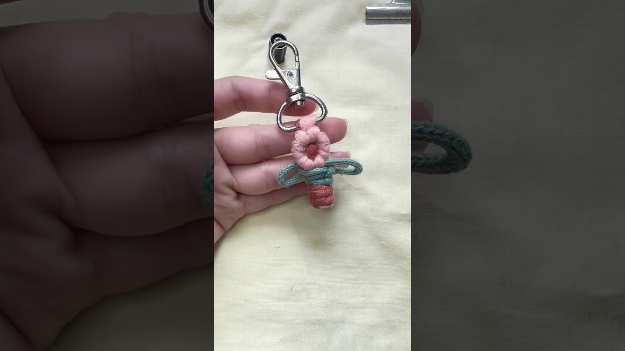 Daisy pot Keychain Tutorial #keychain #mini #daisy #macrame #beginners