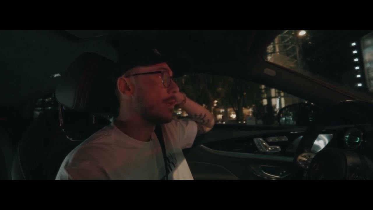 Muzyka Komercyjna: Teksty