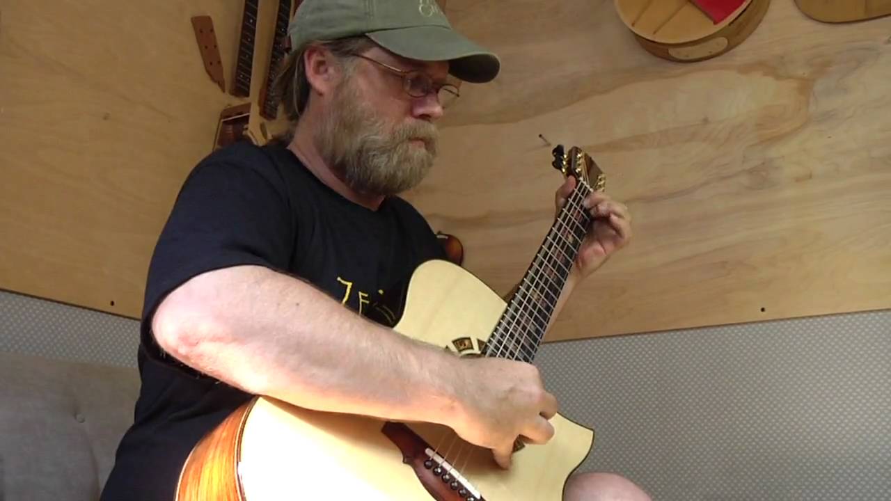 Todd Hallawell plays 'Windy Bill' on an Ervin Somogyi Modified Dreadnought